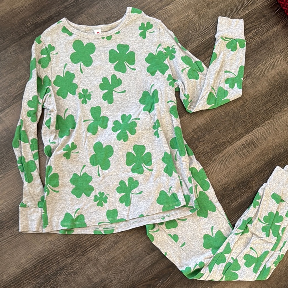 Women’s Green Clover Pajamas